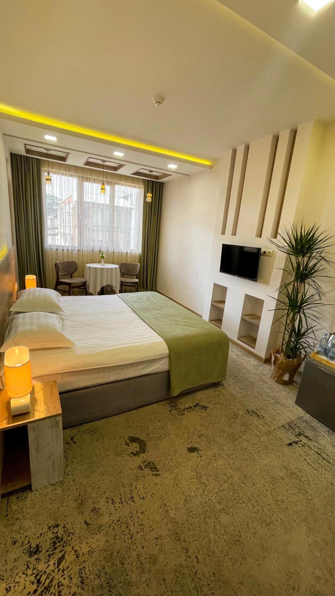Rg Boutique Hotel Yerevan Bagian luar foto