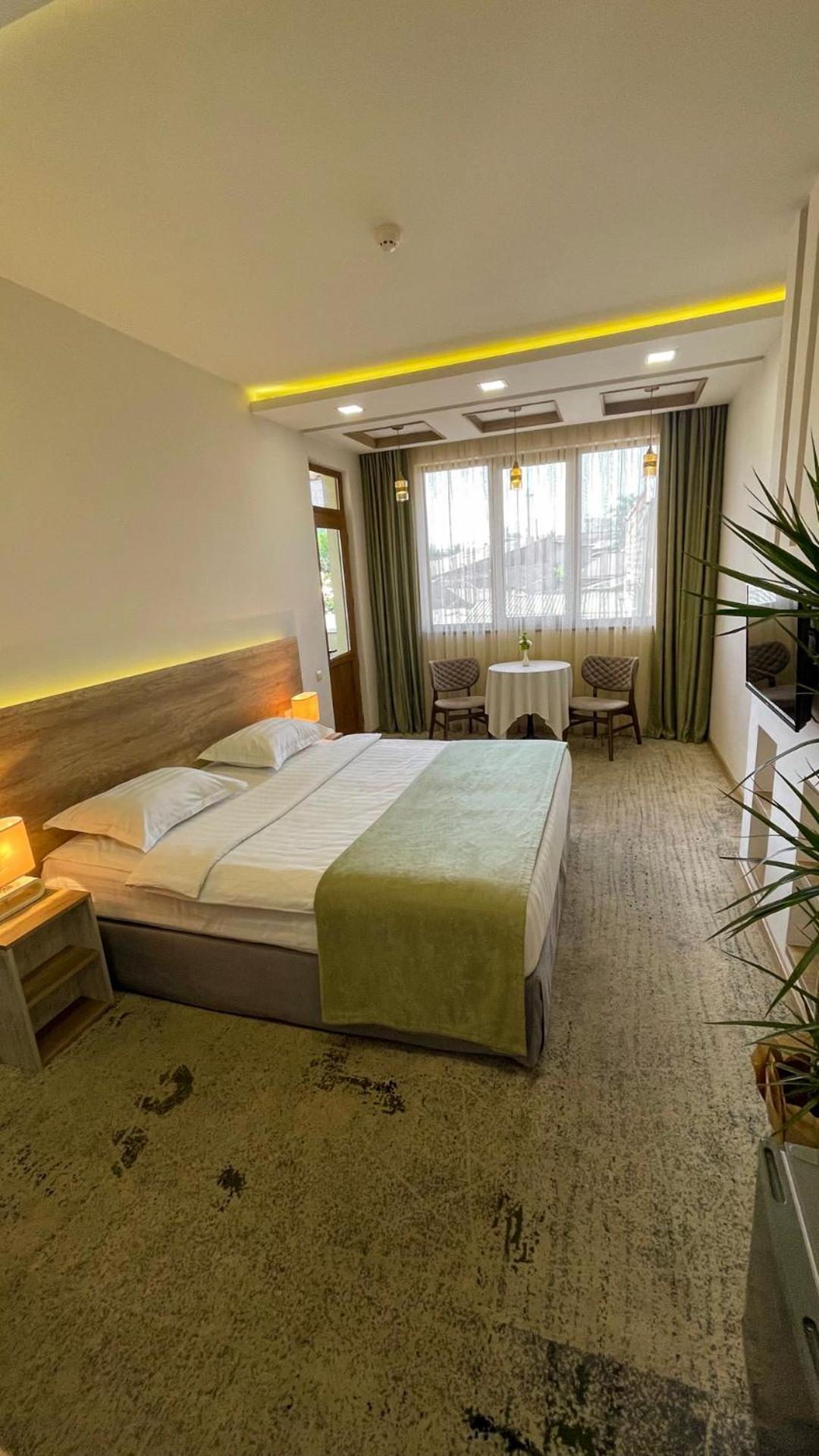 Rg Boutique Hotel Yerevan Bagian luar foto