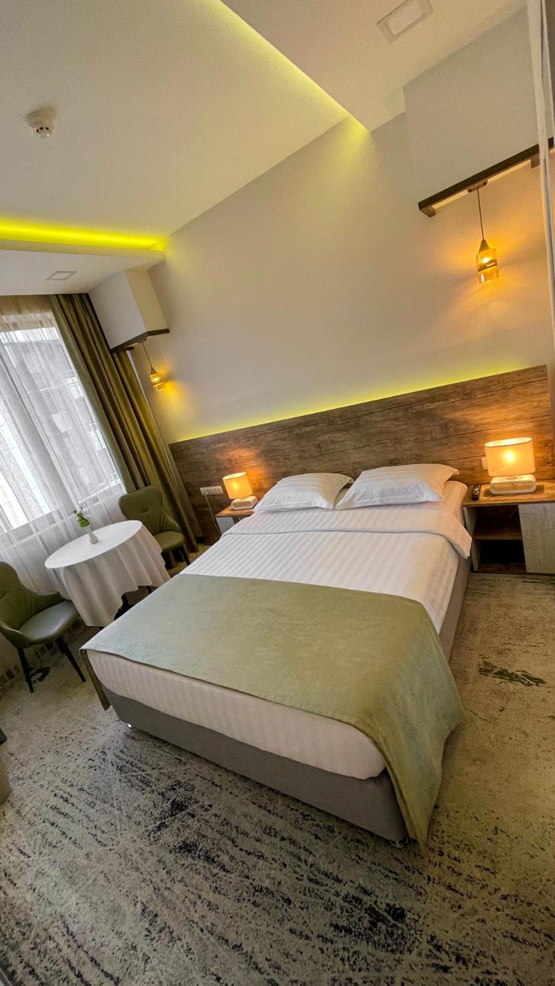 Rg Boutique Hotel Yerevan Bagian luar foto